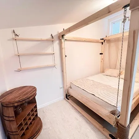 New Yorker 2 Bedroom דירה *