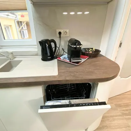 New Yorker 2 Bedroom דירה *