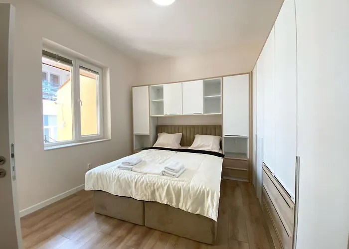 New Yorker 2 Bedroom *