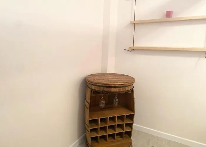 New Yorker 2 Bedroom Апартаменти