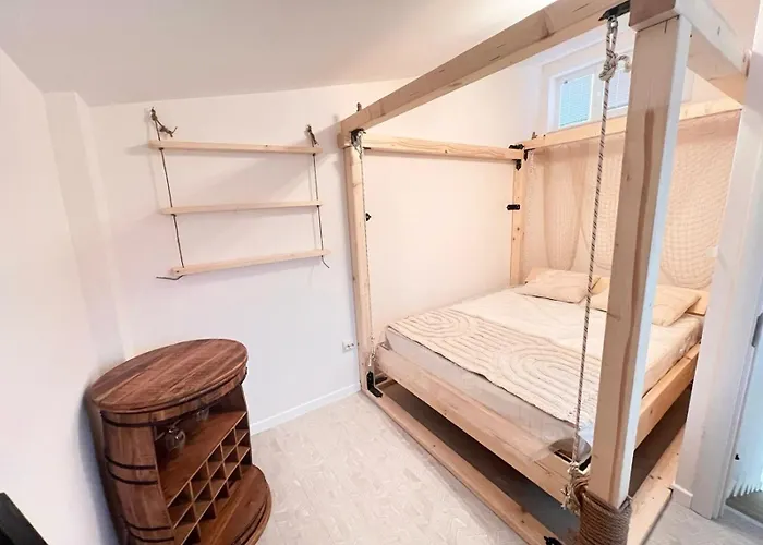 New Yorker 2 Bedroom Апартаменти *