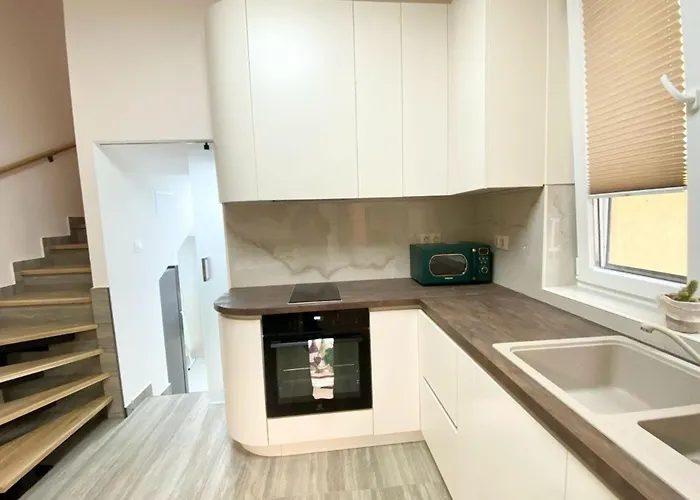 Апартаменти New Yorker 2 Bedroom Варна