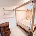 New Yorker 2 Bedroom Apartment *