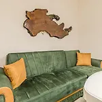 New Yorker 2 Bedroom Apartment Varna