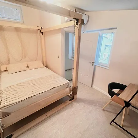 New Yorker 2 Bedroom *