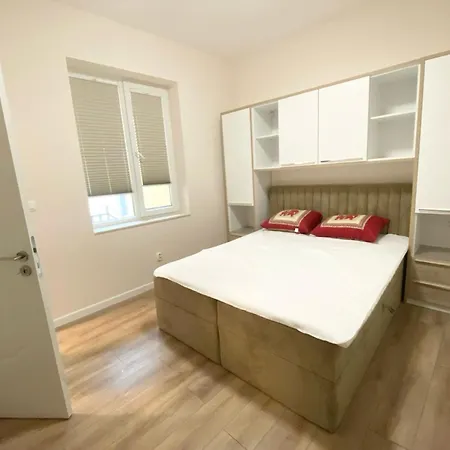 New Yorker 2 Bedroom Варна