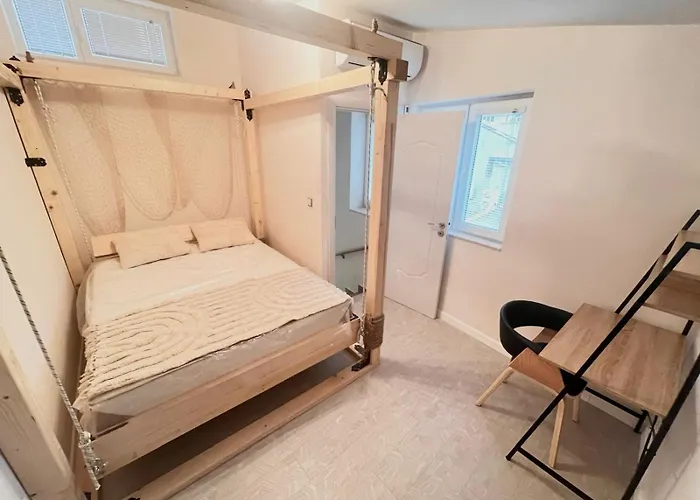 New Yorker 2 Bedroom *