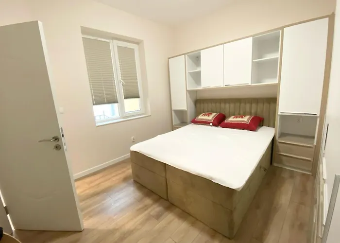 New Yorker 2 Bedroom 瓦爾納